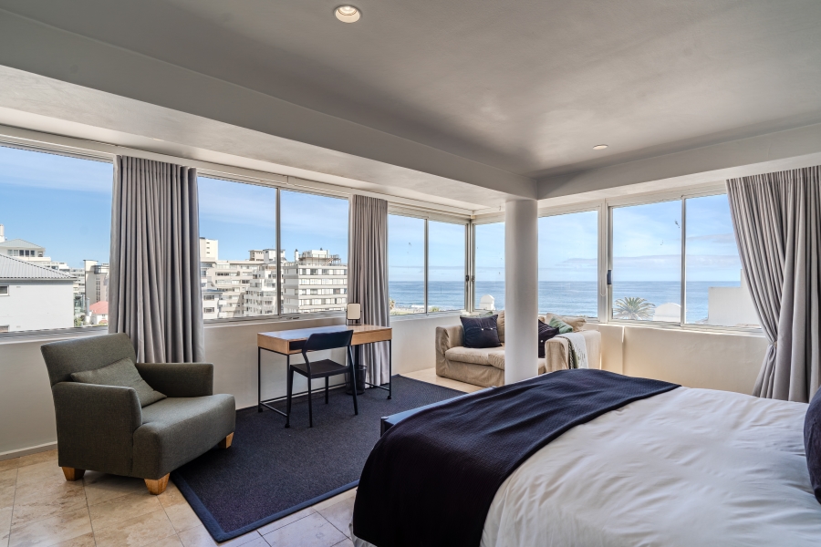 2 Bedroom Property for Sale in Sea Point Western Cape